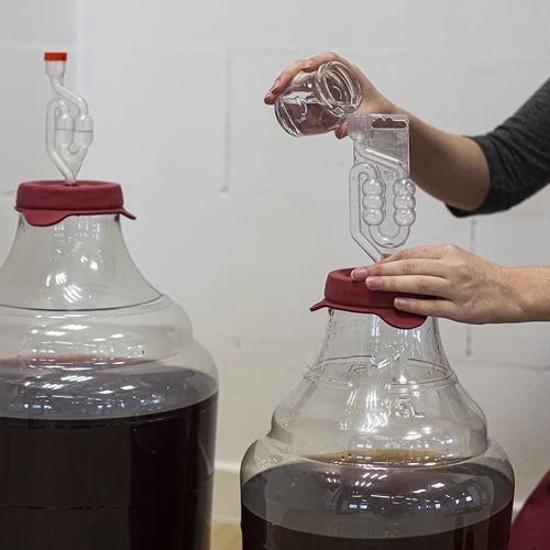 Borbulhador de fermentação de 6 câmaras com tampa protetora - 5