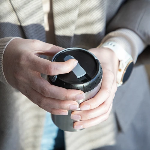 Moedor de café - elétrico, de mós, com infusor e copo - 19