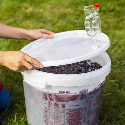 Recipiente de fermentação 30L, em cor branca com impressão, torneira e 2 tubos - j.EN - 15