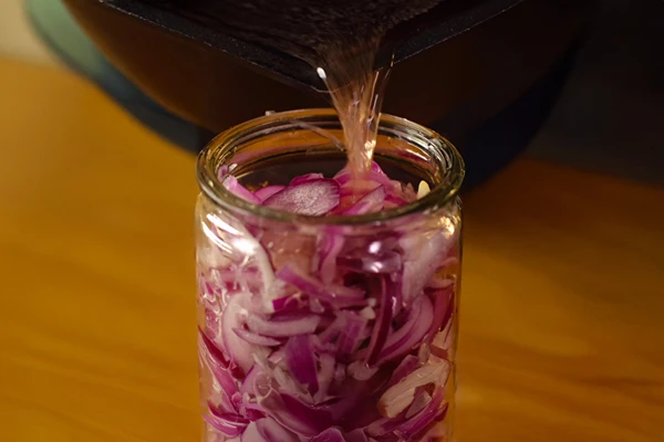 Cebola roxa em conserva