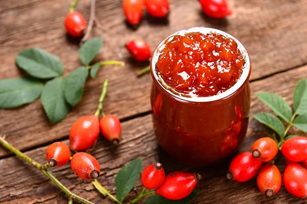 Compota de frutos de roseira-brava