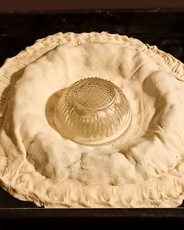 Estrela de massa lêveda com espinafres