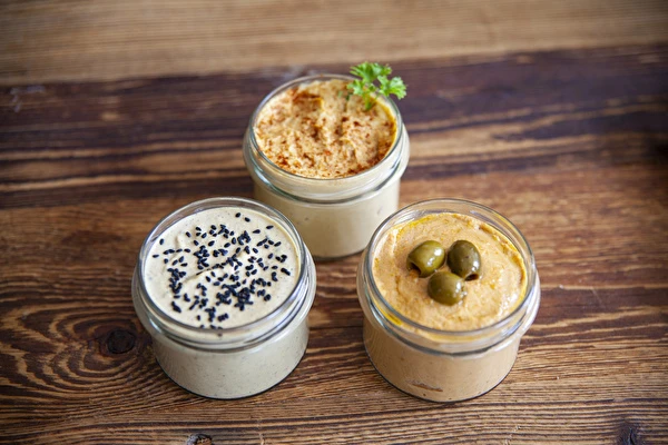 Hummus em diferentes versões de sabor