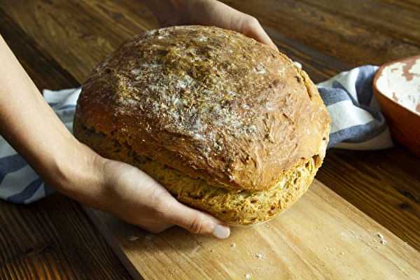 Pão de trigo com tomate seco