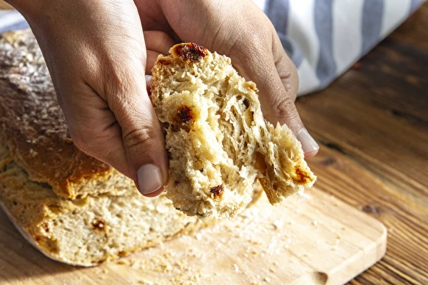 Pão de trigo com tomate seco