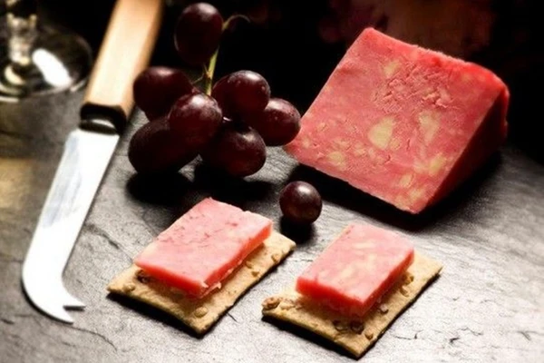 Queijo caseiro ao vinho