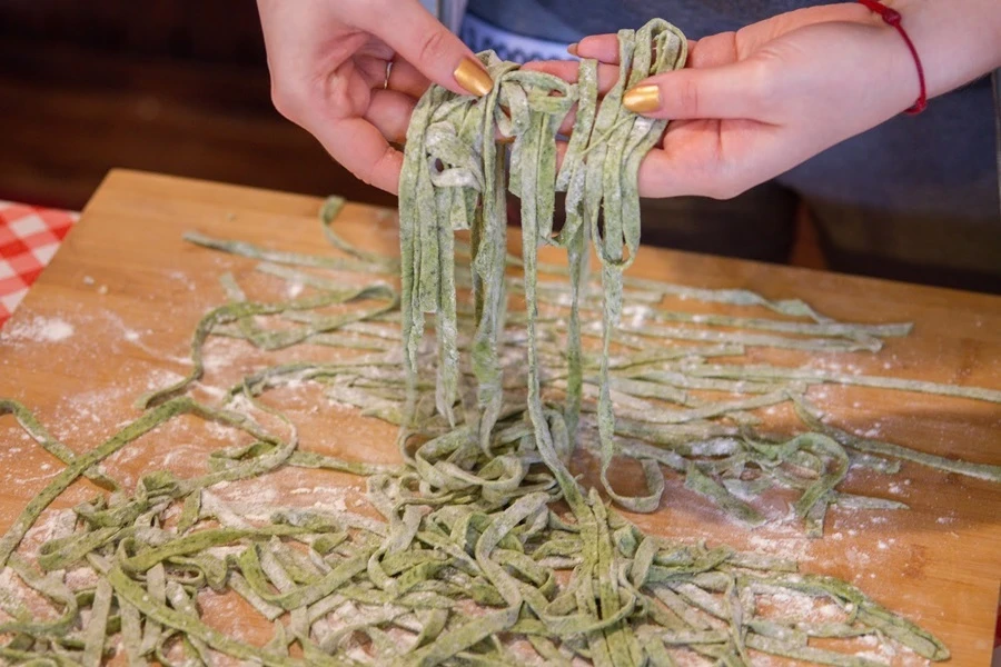 Browin Przepiśnik - Massa de espinafres com queijo quark e bacon