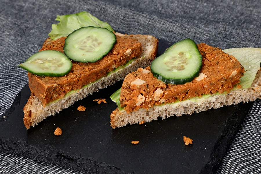 Browin Przepiśnik - “Mortadela” vegana na prensa para fiambre